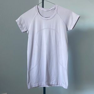 Lululemon Athletica Swiftly Tech Short Sleeve Shirt 2.0 - Lavender Dew